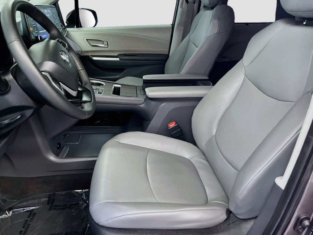 Used 2023 Toyota Sienna XLE AWD/4WD image 20