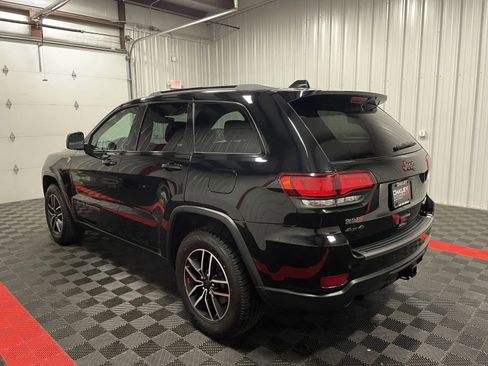 Used 2020 Jeep Grand Cherokee Trailhawk image 2