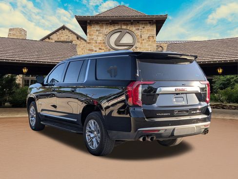 Used 2024 GMC Yukon XL Denali image 3