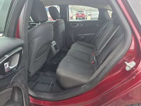 Used 2016 Chrysler 200 Limited w/ Convenience Group image 16