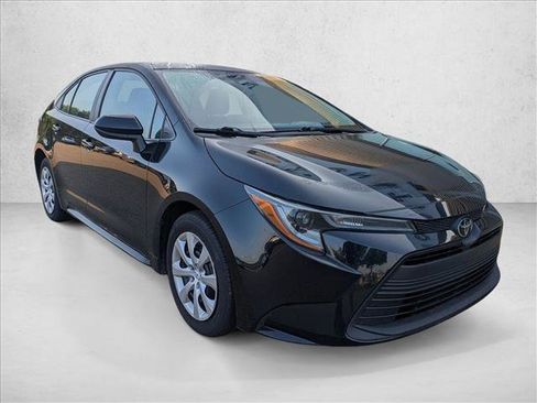 Used 2024 Toyota Corolla LE FWD image 3