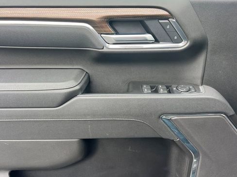 Used 2025 Chevrolet Silverado 1500 LT image 17