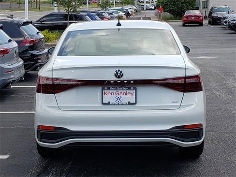 New 2025 Volkswagen Jetta SE image 4