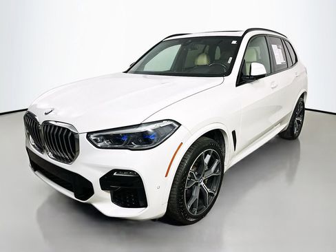Used 2021 BMW X5 xDrive40i w/ M Sport Package AWD/4WD image 3