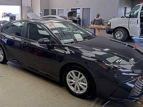 Used 2025 Toyota Camry LE w/ Convenience Package FWD image 8