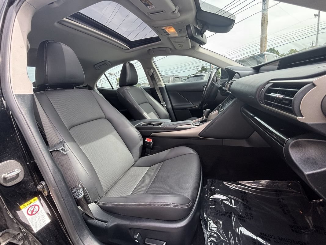 Used 2017 Lexus IS 200t w/ Navigation System Package RWD image 15