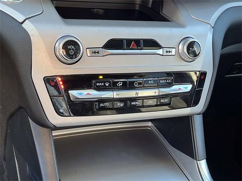 Used 2023 Ford Explorer XLT w/ Equipment Group 202A image 32