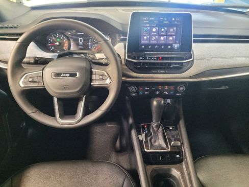 Used 2025 Jeep Compass Latitude w/ Sun & Sound Group AWD/4WD image 22