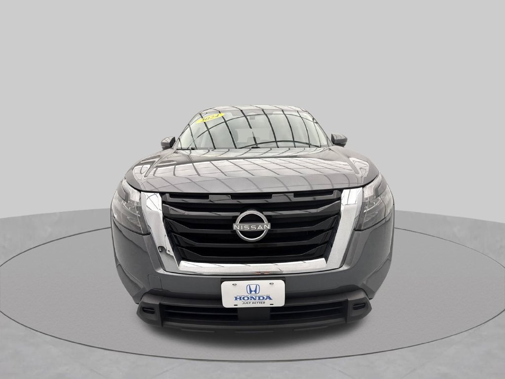 Used 2024 Nissan Pathfinder SV AWD/4WD image 2