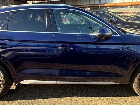 Used 2021 Audi Q5 2.0T Premium w/ Convenience Package image 4