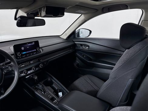 Used 2024 Honda Accord EX image 21