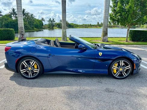 Used 2020 Ferrari Portofino RWD image 5
