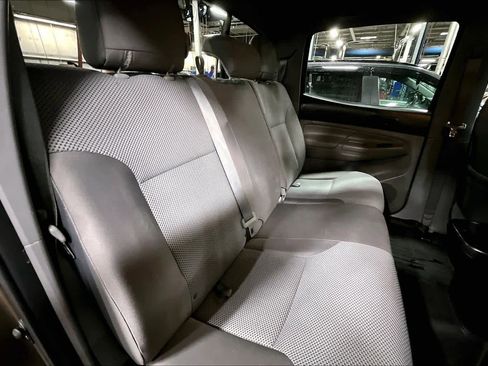 Used 2015 Toyota Tacoma 4x4 Double Cab image 17