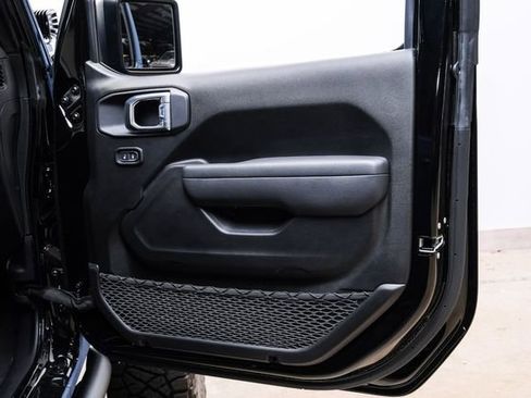 Used 2025 Jeep Gladiator Sport AWD/4WD image 82