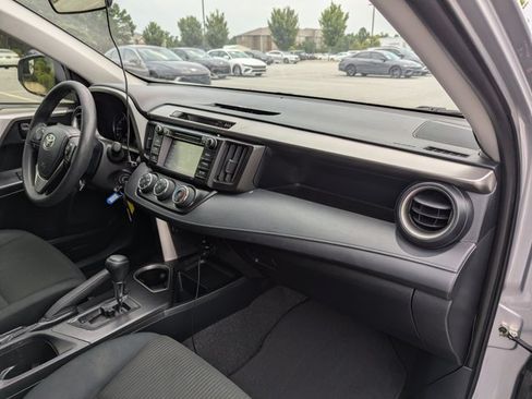 Used 2018 Toyota RAV4 LE FWD image 26