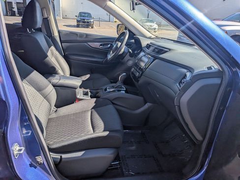 Used 2018 Nissan Rogue SV AWD/4WD image 32