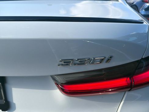 Used 2023 BMW 330i xDrive Sedan w/ M Sport Package image 8