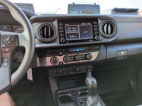 Used 2023 Toyota Tacoma SR AWD/4WD image 17