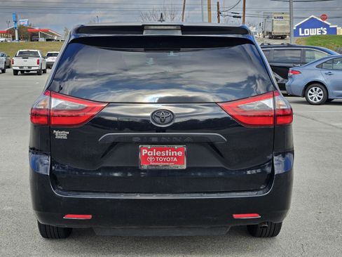 Used 2020 Toyota Sienna L image 5