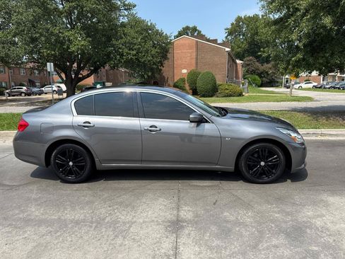Used 2015 INFINITI Q40 AWD w/ Navigation Package image 3