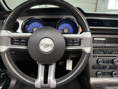 Used 2010 Ford Mustang GT RWD image 22