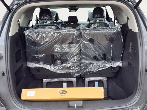 New 2026 Kia Carnival EX image 21