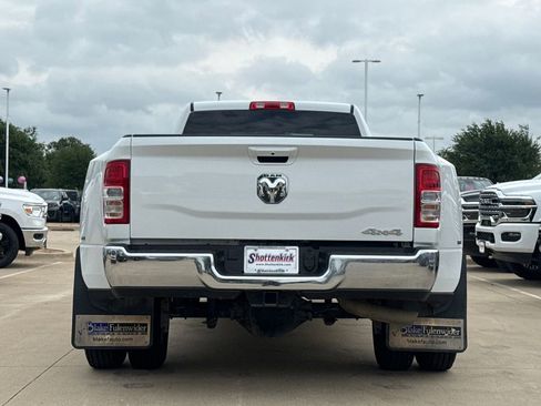 Used 2024 RAM 3500 Tradesman w/ Chrome Appearance Group AWD/4WD image 8