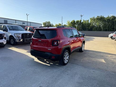 Used 2018 Jeep Renegade Latitude AWD/4WD image 5