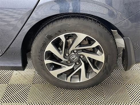 Used 2018 Honda Civic EX image 19