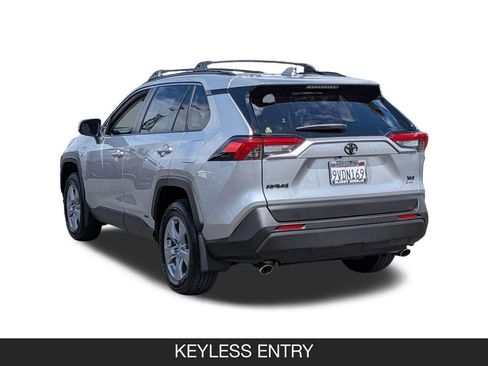 Used 2025 Toyota RAV4 XLE AWD/4WD image 7