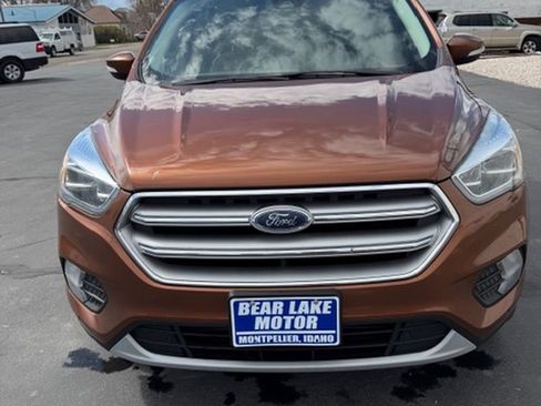 Used 2017 Ford Escape Titanium w/ Equipment Group 301A AWD/4WD image 2