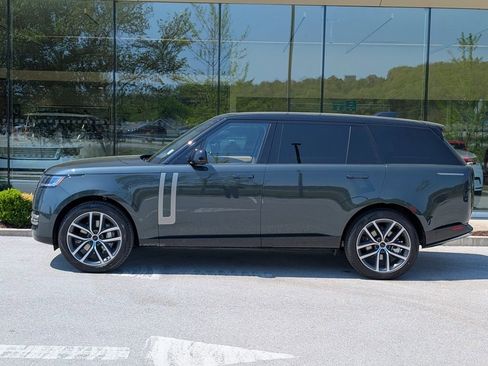 New 2026 Land Rover Range Rover Long Wheelbase SE AWD/4WD image 2