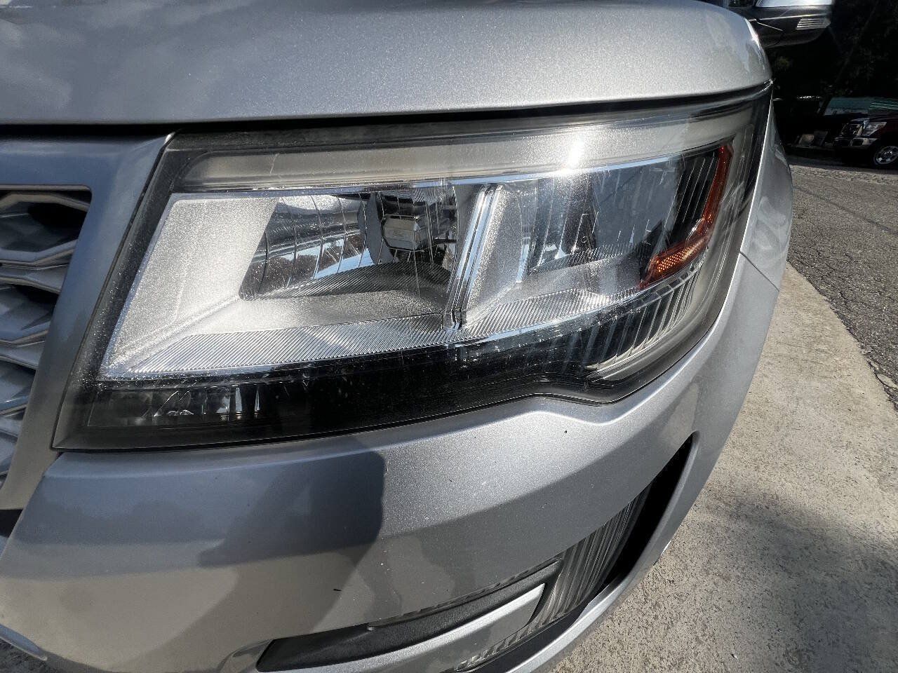 Used 2017 Ford Explorer Platinum AWD/4WD image 17