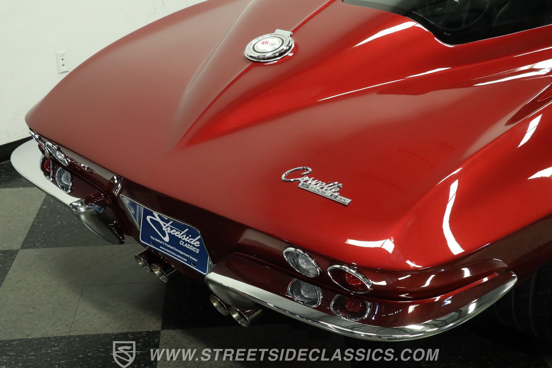 Used 2005 Chevrolet Corvette Coupe w/ Preferred Equipment Group RWD image 25