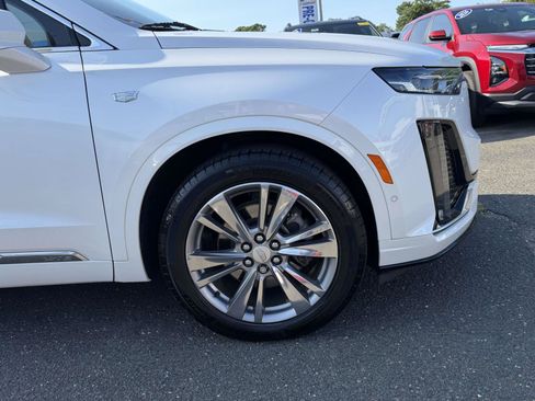Certified 2023 Cadillac XT6 Premium Luxury w/ Technology Package AWD/4WD image 4