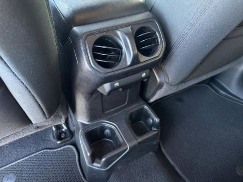 Used 2021 Jeep Wrangler Unlimited Sport image 20
