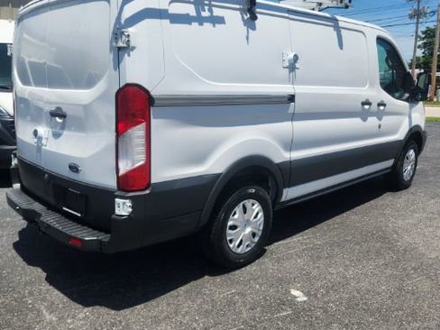 Used 2016 Ford Transit 250 130 Low Roof RWD image 11