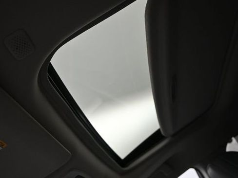 Certified 2024 Toyota Sienna Limited image 18