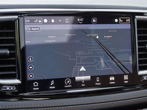 Used 2023 Chrysler Pacifica Pinnacle FWD image 27
