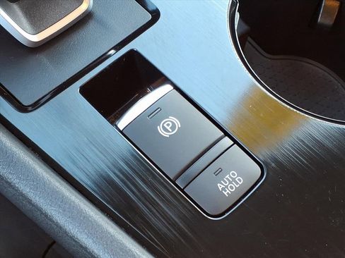 Used 2023 Nissan Rogue SV image 15