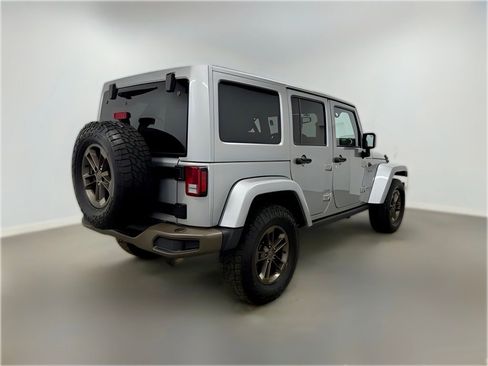 Used 2017 Jeep Wrangler Unlimited Sahara image 8