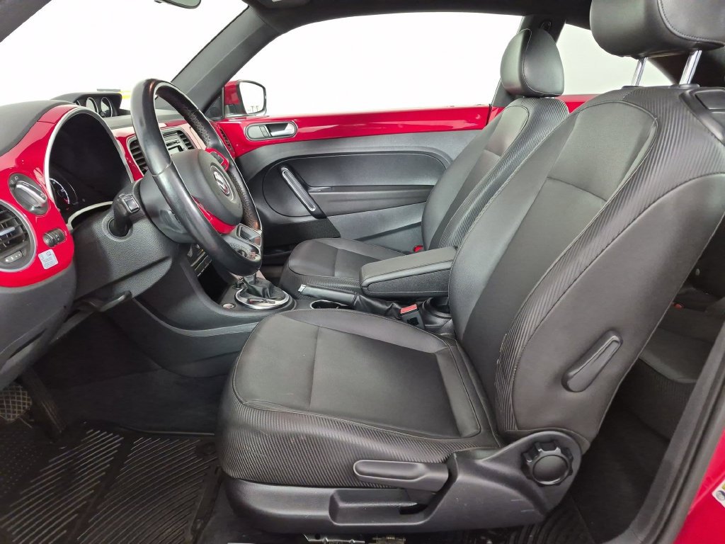 Used 2014 Volkswagen Beetle TDI FWD image 16