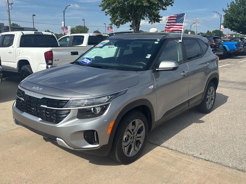 Used 2026 Kia Seltos LX AWD/4WD image 3