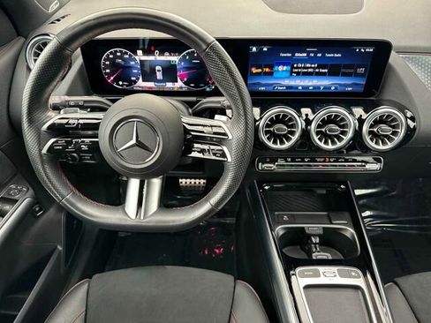 Used 2025 Mercedes-Benz GLA 250 4MATIC image 18