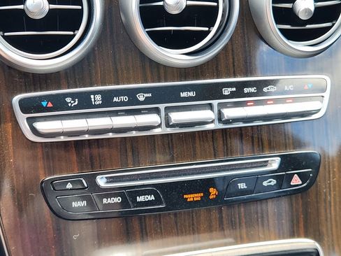 Used 2017 Mercedes-Benz GLC 300 4MATIC image 27