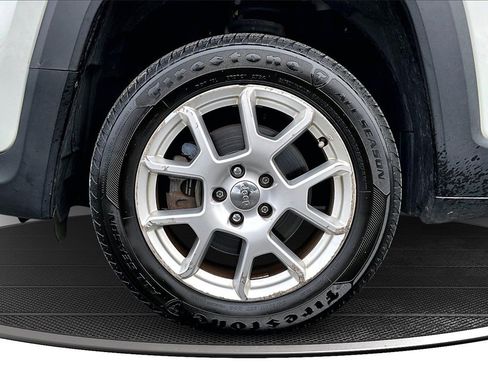 Used 2020 Jeep Renegade Latitude image 29