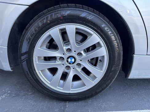 Used 2006 BMW 325i Sedan RWD image 17