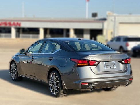 New 2026 Nissan Altima 2.5 SV FWD image 4