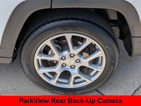 Used 2024 Jeep Compass Latitude AWD/4WD image 12
