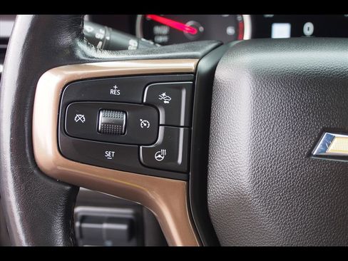 Used 2021 Chevrolet Suburban High Country image 31